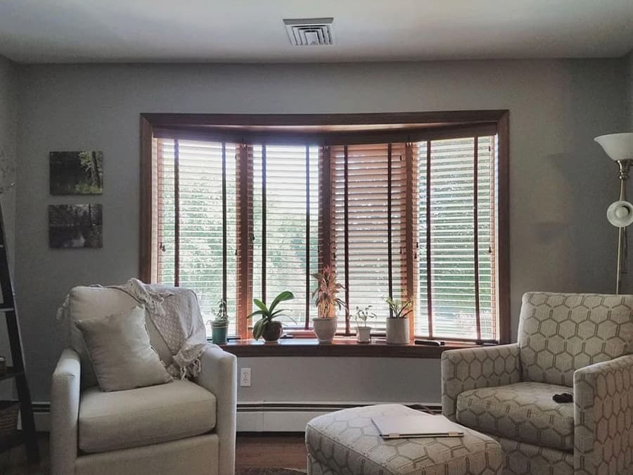 Before image of Coatesville bow window.