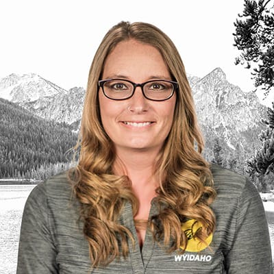 Crista Weeks headshot