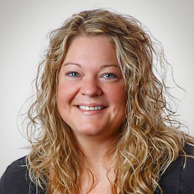 Mandy Lutz headshot
