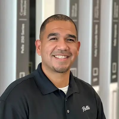 Raul Hernandez headshot